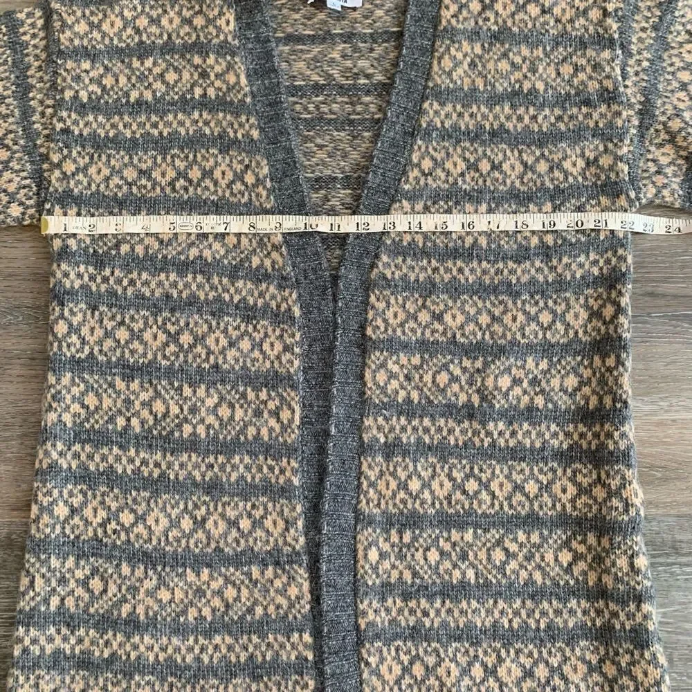 BB Dakota cardigan medium length soft fuzzy size large